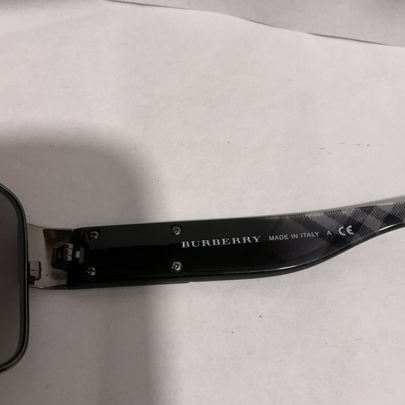 Burberry Signature Gunmetal Gray Aviator Sunglasses Glasses Plaid Arm Italy 3040 main image 6
